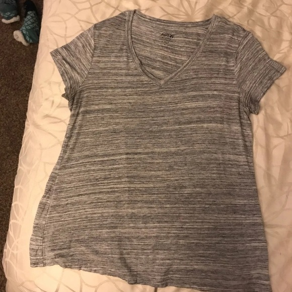 SOLD! T Shirt Bundle - Picture 7 of 7